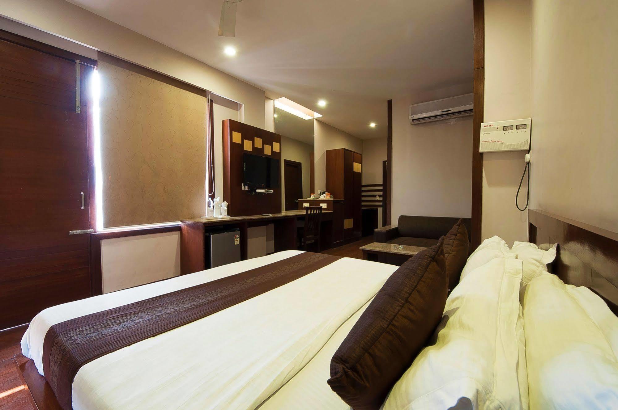 Fabhotel Basera Amritsar Exterior foto