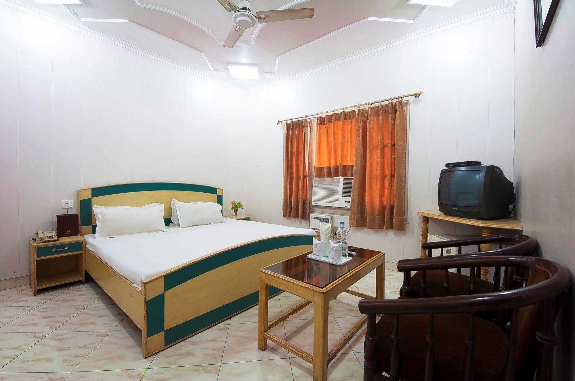 Fabhotel Basera Amritsar Exterior foto