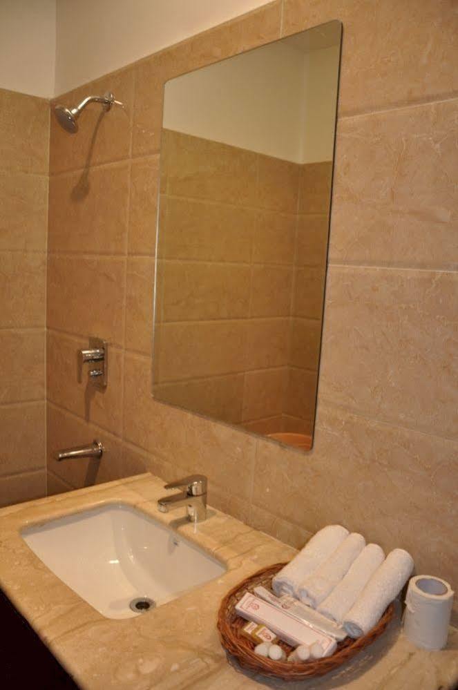 Fabhotel Basera Amritsar Exterior foto