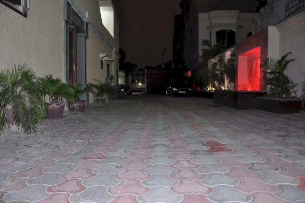 Fabhotel Basera Amritsar Exterior foto